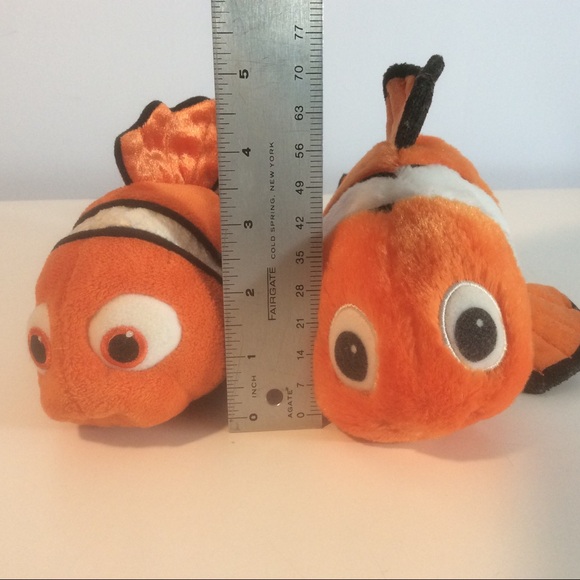 2 Disney Store Finding Nemo Orange White Clown Tropical Movie Fish Plush Toy - Picture 2 of 6